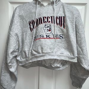 VINTAGE Uconn huskies cropped sweatshirt
